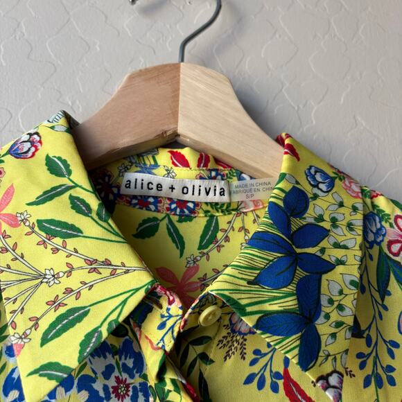 Alice and Olivia Button Down Top Willa Yellow Floral Print Blouse Size Small - Picture 4 of 7